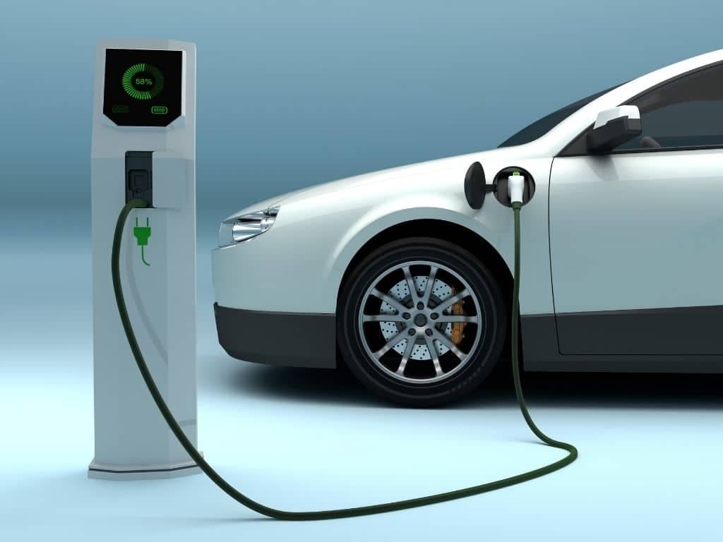 2-ile-elektromobillerin-qiymetleri-benzinle-calisan-avtomobillerin-qiymetleri-ile-eyni-seviyyede-ola-biler