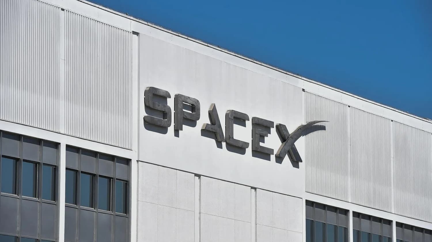 spacex-yeni-investisiya-raundu-neticesinde-dunyanin-en-bahali-ozel-startapi-ola-biler