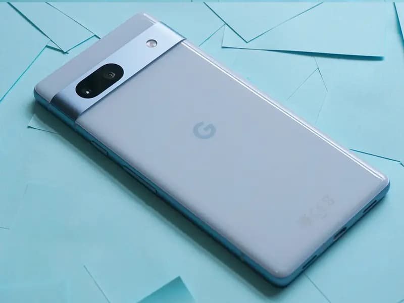 google-pixel-8a-nin-yeni-real-fotolari-ortaya-cixib